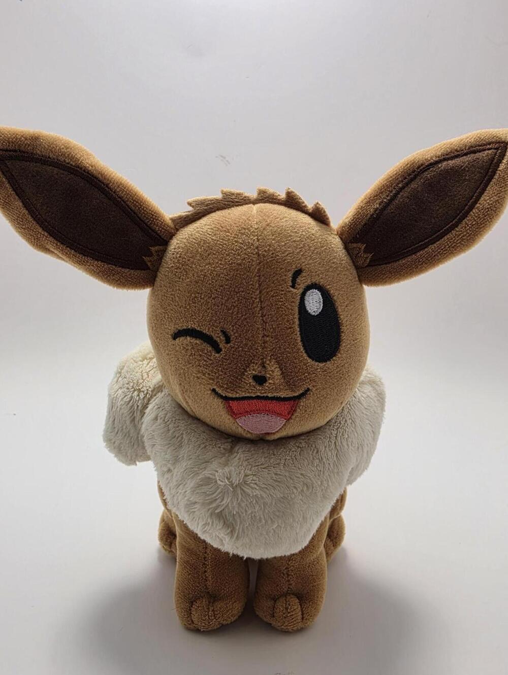 Pokemon Evie Plush Winking (7 inch)